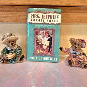 Mrs. Jeffries Forges Ahead, 2011 Paperback Book, Victorian Mystery, E Brightwell